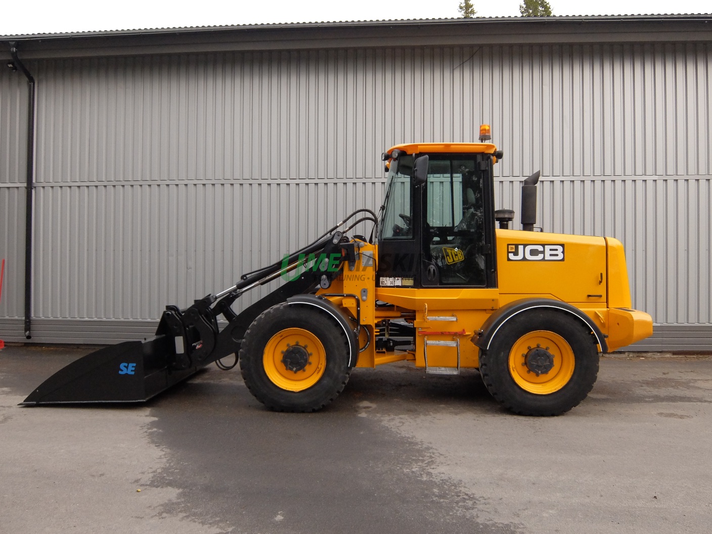 JCB 411HT -07