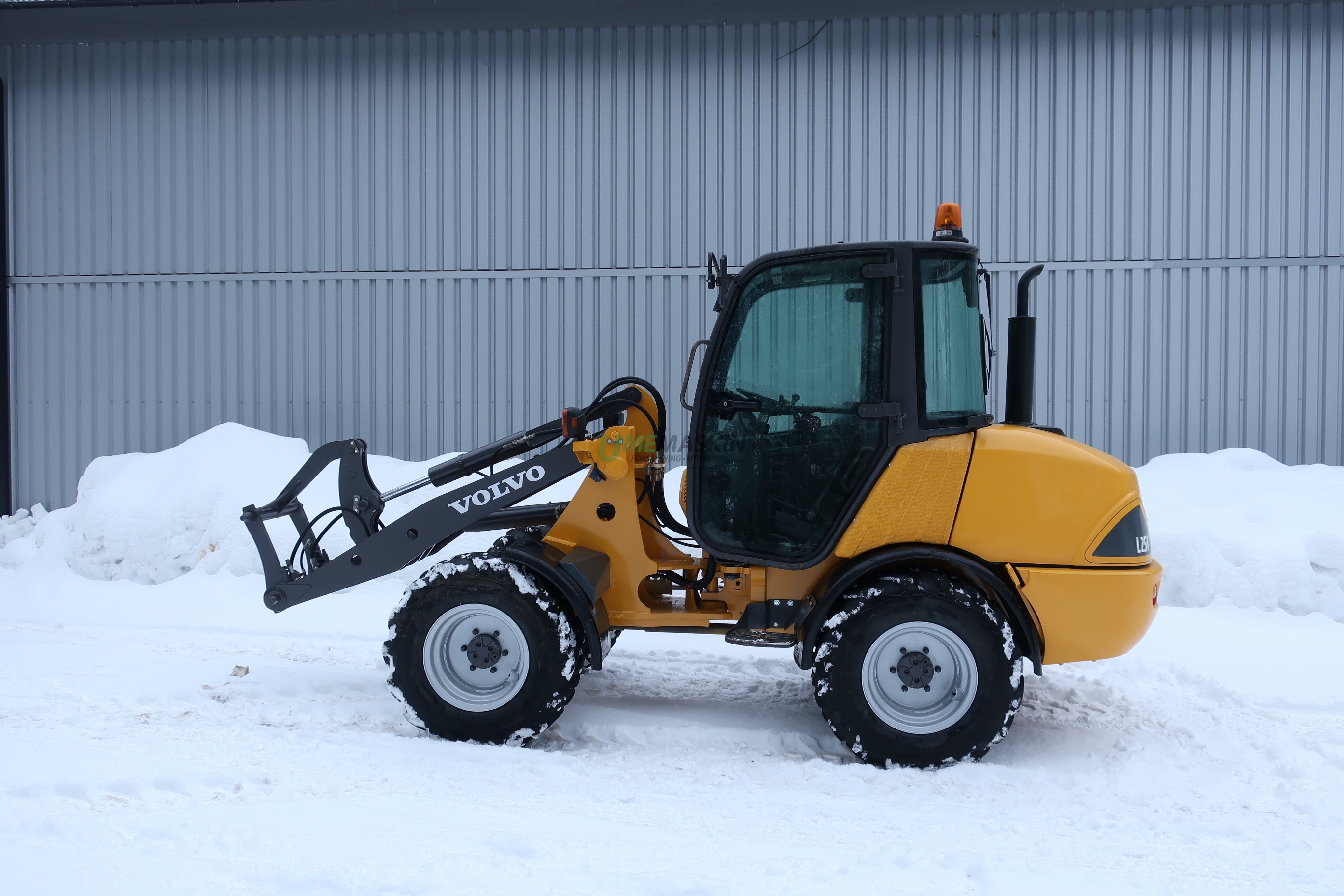 Volvo L25B -02