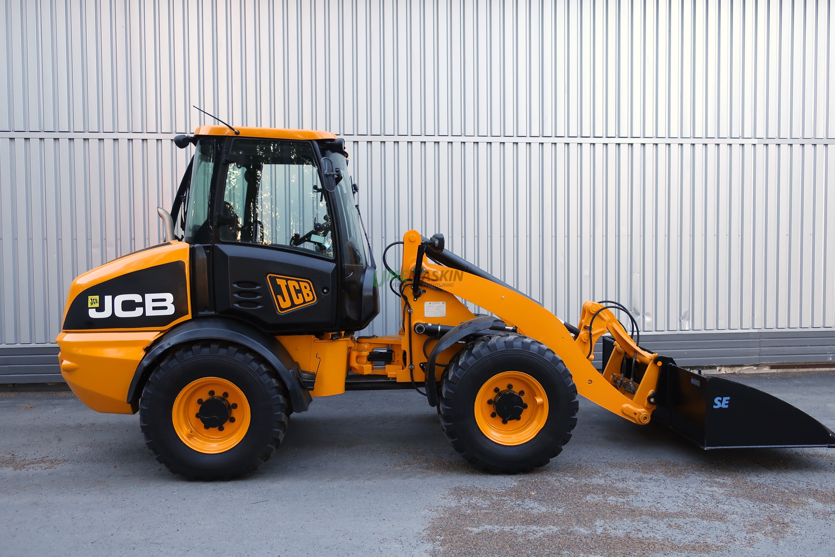 JCB 409 -08