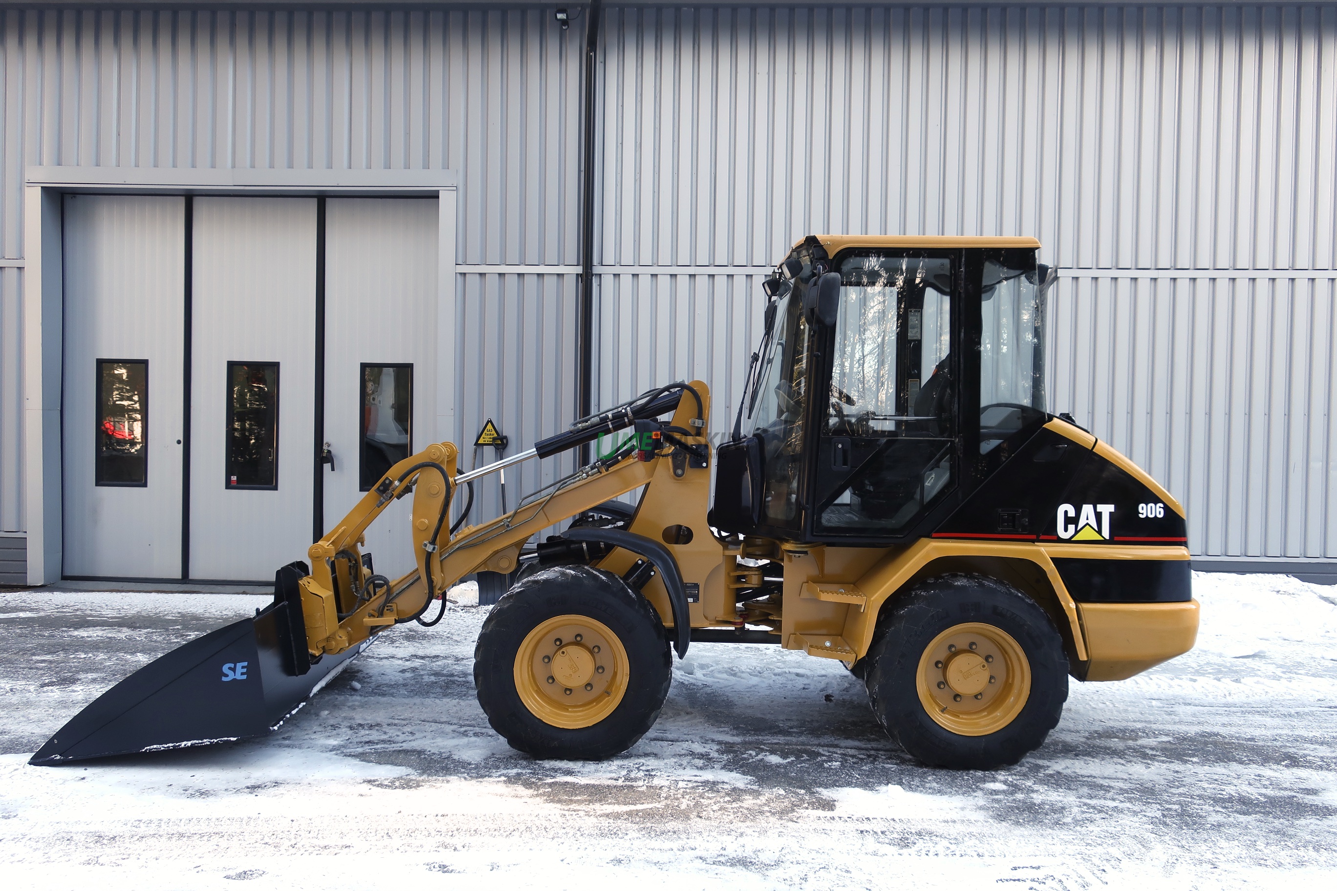 Cat 906 -03