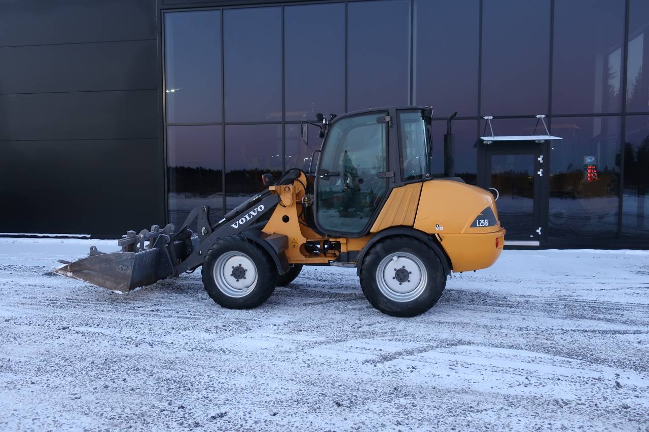 Volvo L25B -06