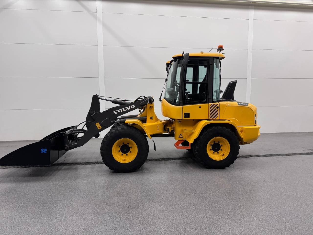 Volvo L35G med nya redskap