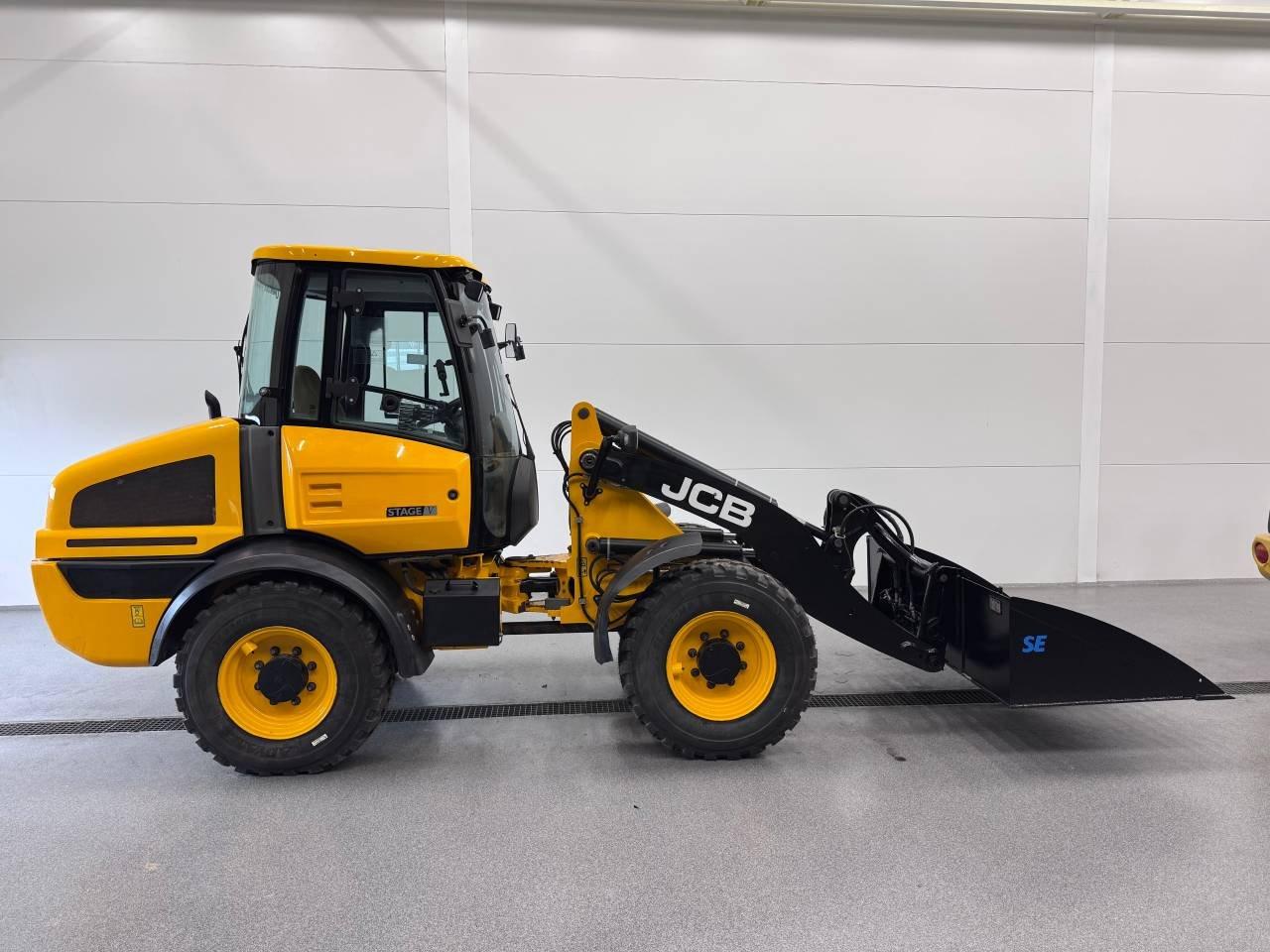 JCB 409