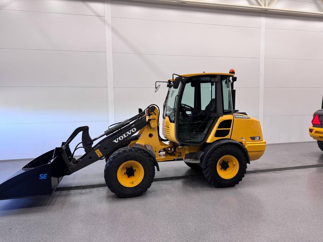 Volvo L25 Med ny planerskopa